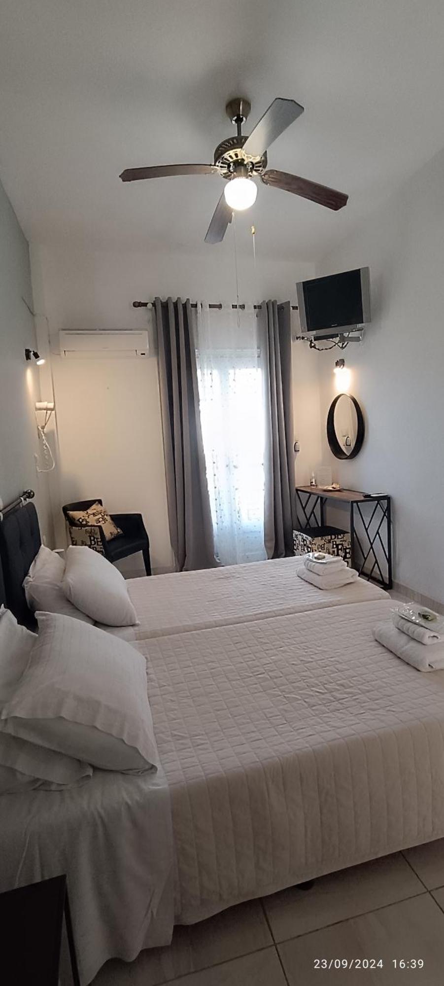 Odysseas Hotel Samos Extérieur photo